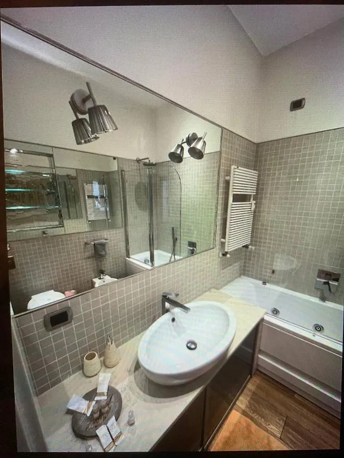 S.Ambrogio/Duomo •Jacuzzi • Luxury •Design Apartment Milan Italy